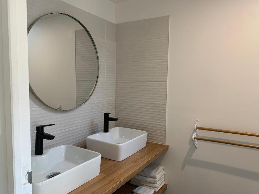 Gite 3 Chambres En Bord De Rance La Ville-ès-Nonais エクステリア 写真